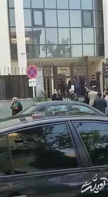 ببینید؛ مهران مدیری به دادگاه رفت